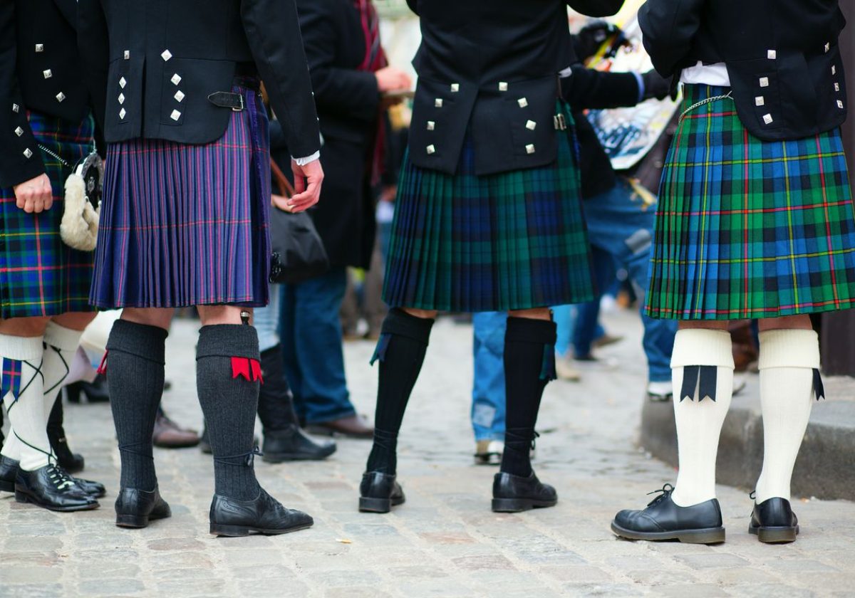 kilts_from_behind.0